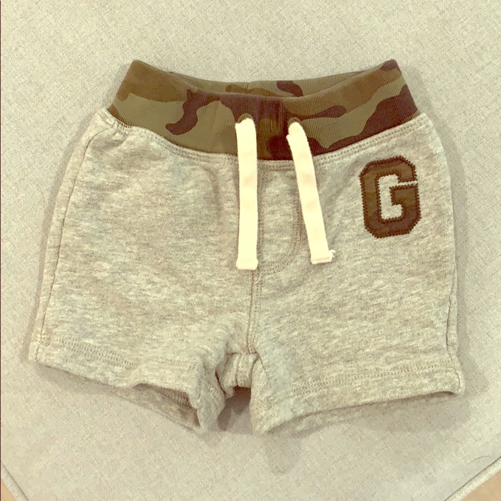 Gap baby boys shorts 6-12 months